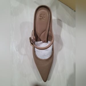 Elegant Tan Pointed Toe Heels